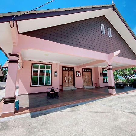 Hellokitty House - Unit 1 Villa Kuala Terengganu Eksteriør bilde