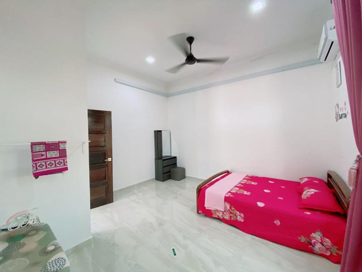 Hellokitty House - Unit 1 Villa Kuala Terengganu Eksteriør bilde